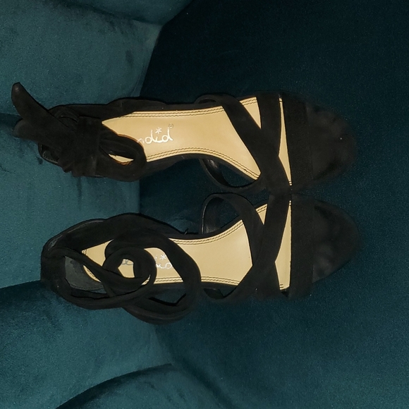 Splendid Heeled Sandal - Picture 2 of 8